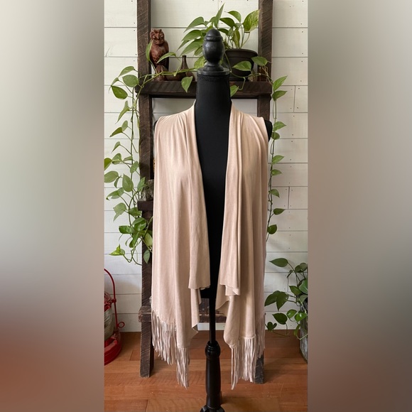 Pink Rose: Tan Vest with Fringed Trim - Picture 9 of 17